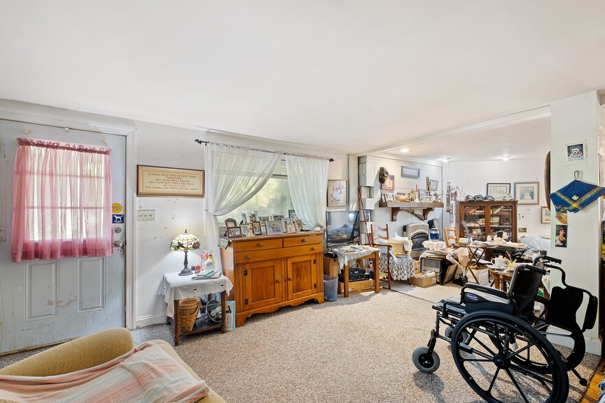 More Photos Of 2913 Creek Rd, Yorklyn Specialty For Sale