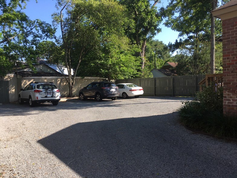 More Photos Of 58 Folly Road Blvd, Charleston Office Residential For Lease