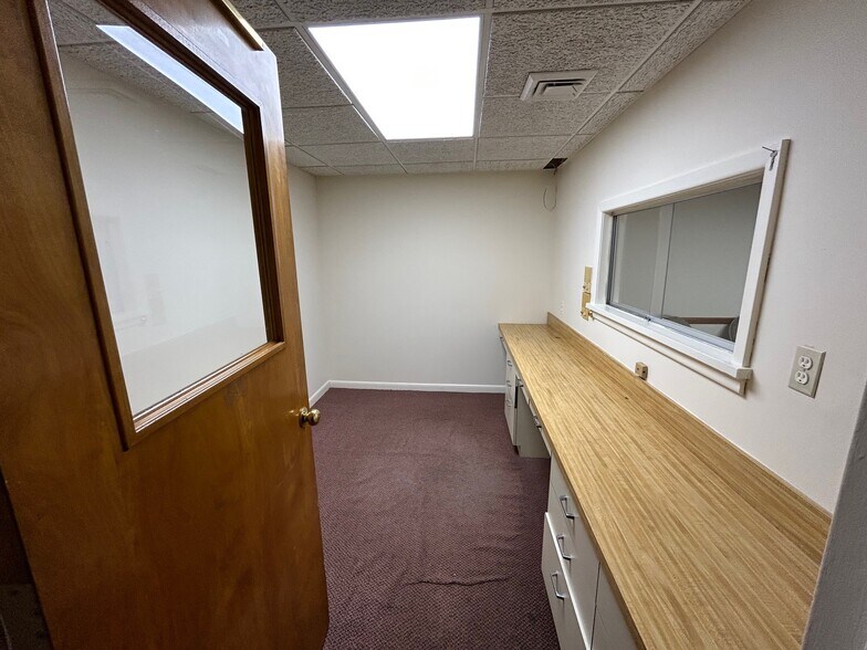 More Photos Of 450 Bay Ridge Pky, Brooklyn Office Residential For Lease