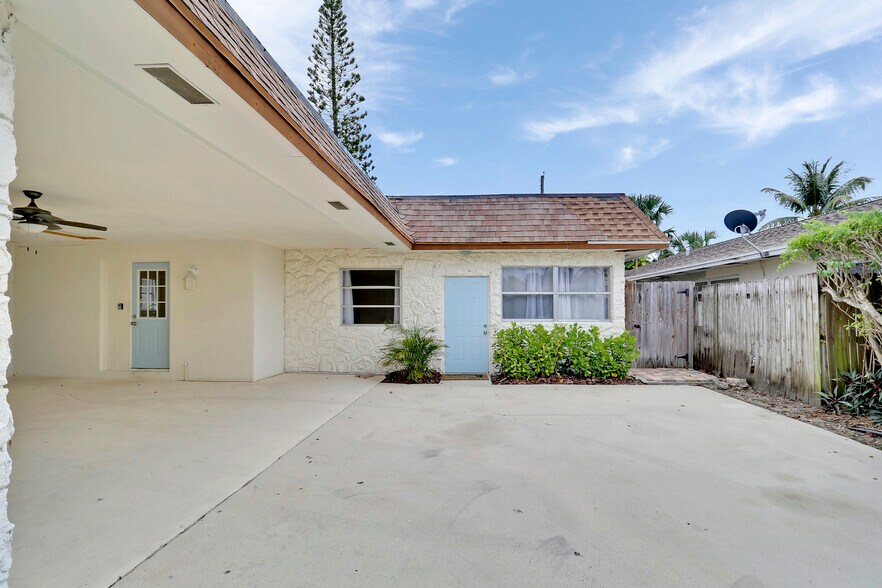 More Photos Of 1426 N Federal Hwy, Lake Worth Beach Office Residential For Lease