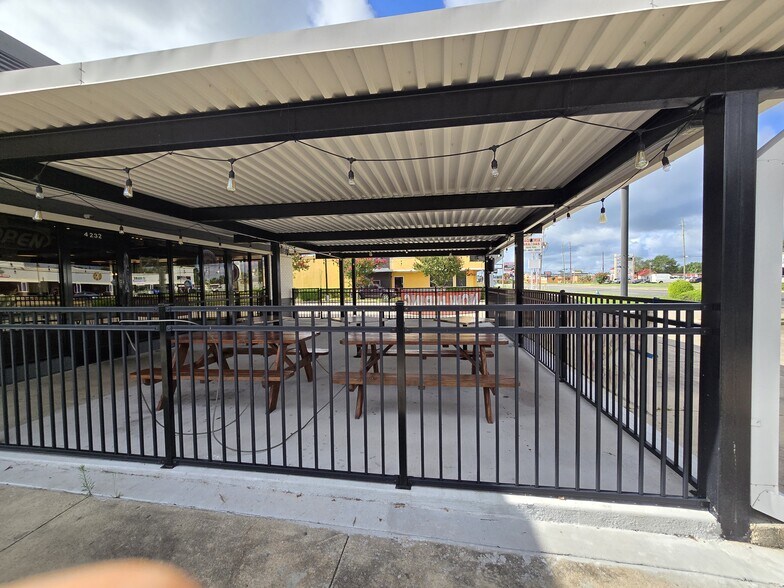 More Photos Of 4232 Highway 6 N, Houston Fast Food For Sale