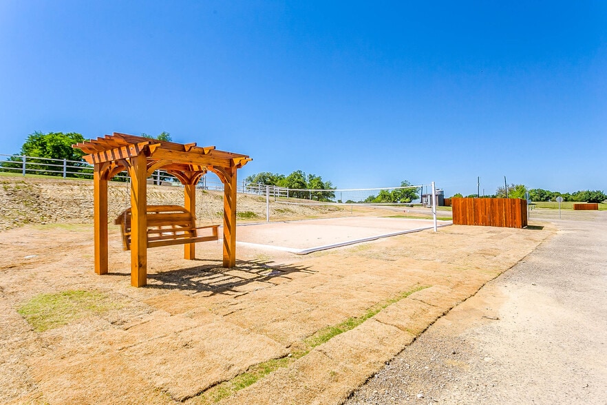 More Photos Of 5860 N FM 51, Weatherford Trailer Camper Park For Sale