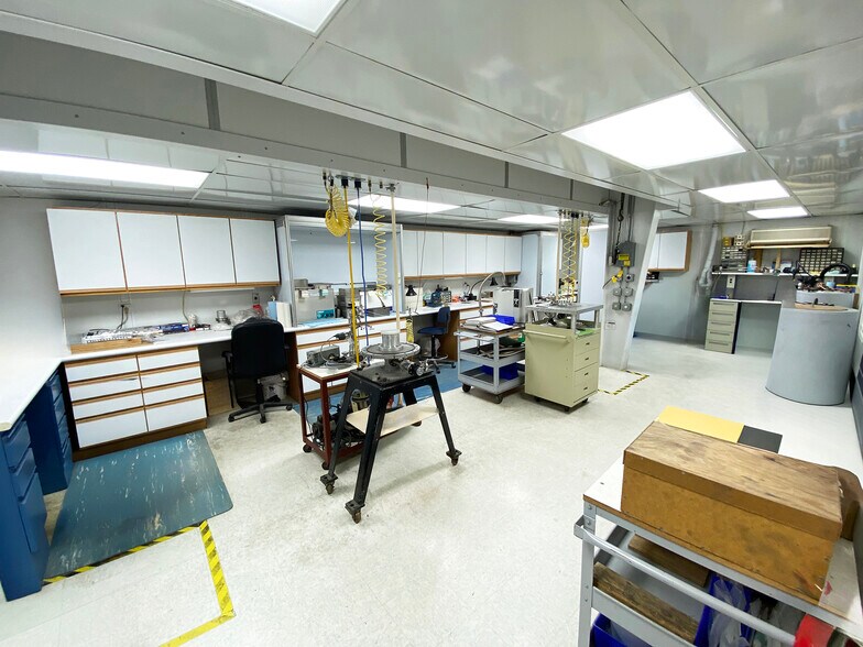 More Photos Of 29 Diana Ln, Dracut Industrial For Sale