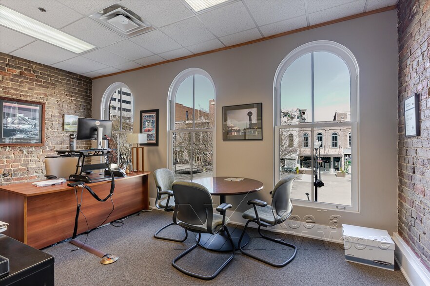 More Photos Of 17 Market Sq, Knoxville Storefront Retail Office For Sale