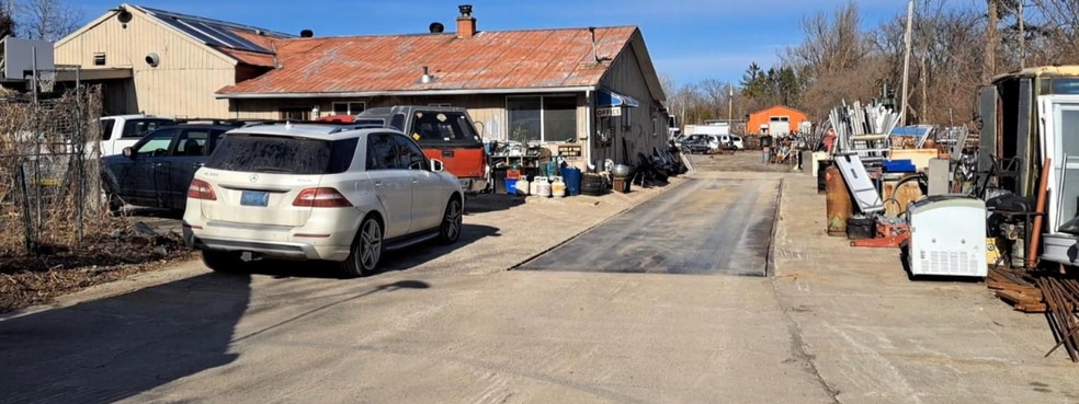 Primary Photo Of 31 Nelson St, Campbellford Recycling Center For Sale