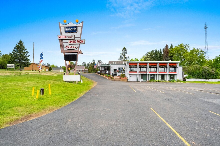 Primary Photo Of W11466 US Hwy 8, Dunbar Restaurant For Sale