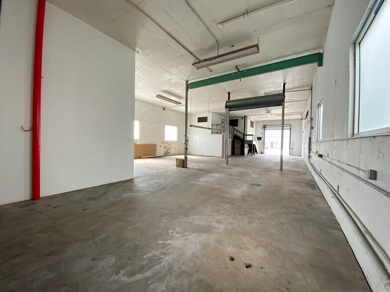 More Photos Of 2845 NW 35th St, Miami Warehouse For Sale