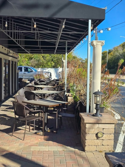 More Photos Of 8116 S Archer Ave, Willow Springs Restaurant For Lease