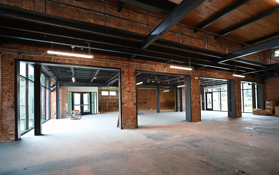 More Photos Of 1801 E Oliver St, Baltimore Unknown For Lease