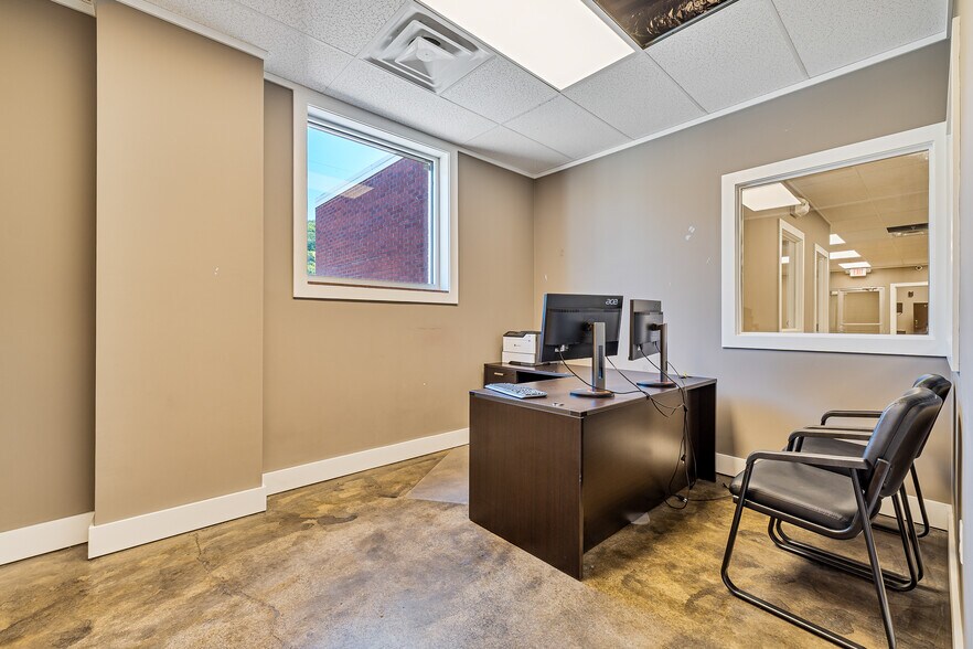 More Photos Of 1537-1545 Hansford St, Charleston Light Distribution For Lease