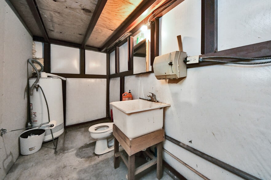 More Photos Of 5310 Logston Ln, Spring Flex For Sale