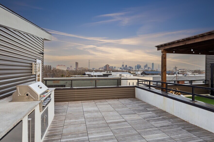 More Photos Of 4763 Algiers St, Dallas Loft Creative Space For Sale