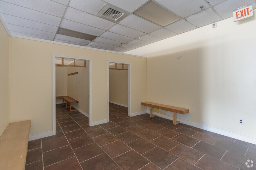 More Photos Of 233 S Broadway, Pennsville Unknown For Lease