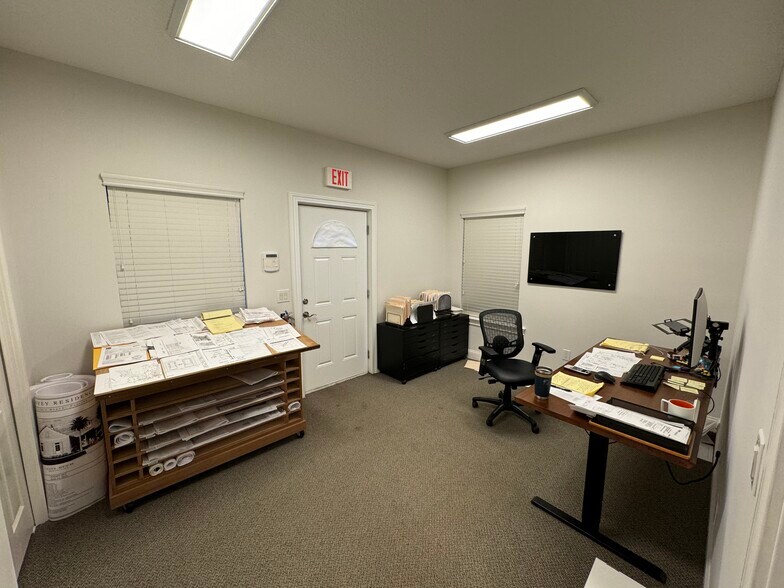 More Photos Of 9957 Moorings Dr, Jacksonville Office For Lease