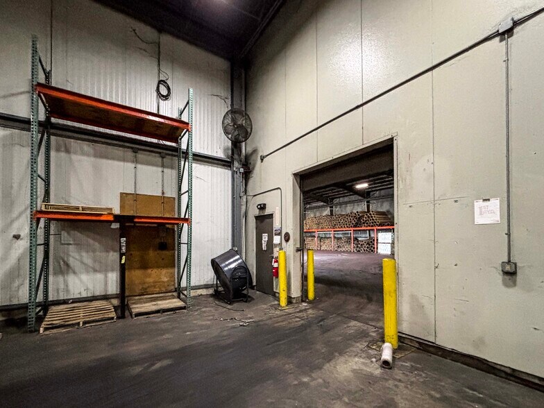 More Photos Of 5900 Pennsylvania Ave, Maple Heights Distribution For Lease