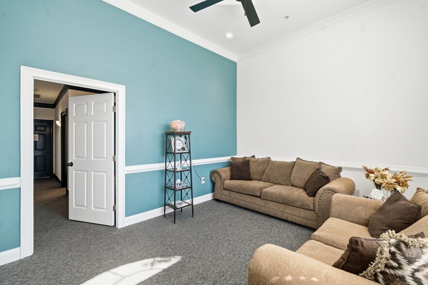 More Photos Of 234-242 Creekstone Rdg, Woodstock Office For Sale