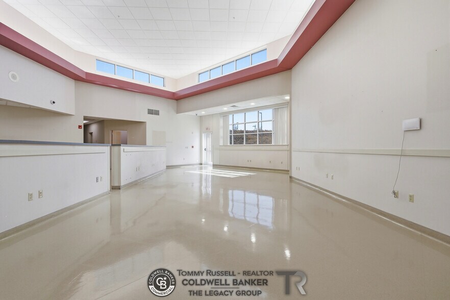 More Photos Of 733 Landmark Dr, Casper Medical For Sale