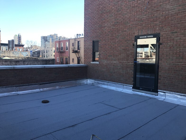 More Photos Of 147 11th St, Brooklyn Office For Lease