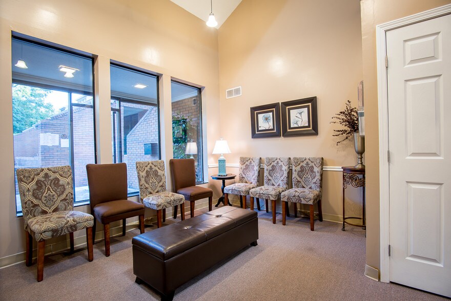 More Photos Of 1305 Milstead Ave NE, Conyers Medical For Sale