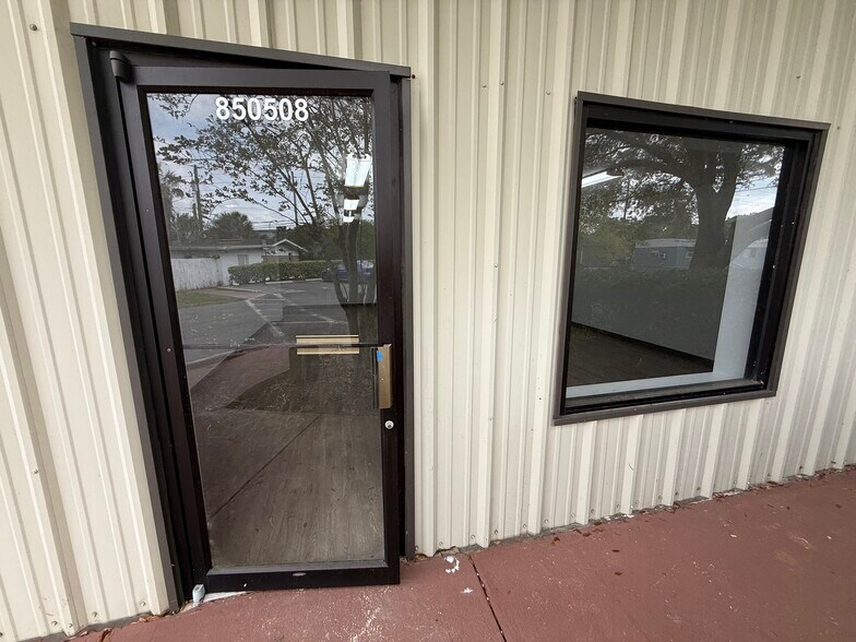 More Photos Of 850500 Us-17, Yulee Auto Repair For Lease