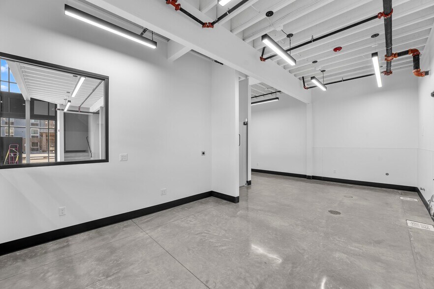 More Photos Of 6902 Rodeo Dr, Pasco Flex For Lease