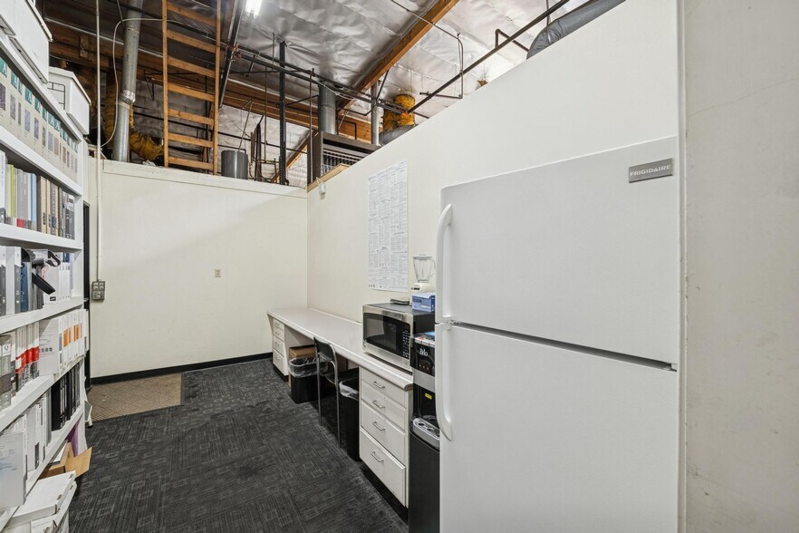 More Photos Of 5130 E Hunter Ave, Anaheim Warehouse For Sale