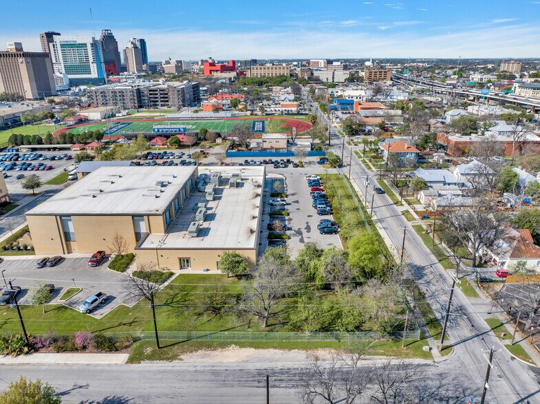 More Photos Of 922 Camden St, San Antonio Land For Sale
