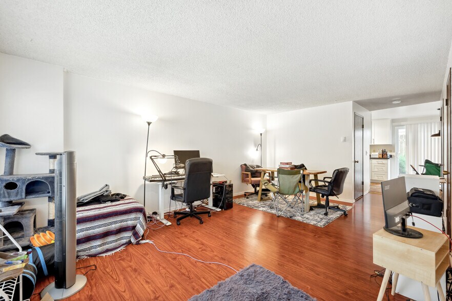 More Photos Of 1220 N 137th St, Seattle Apartments For Sale
