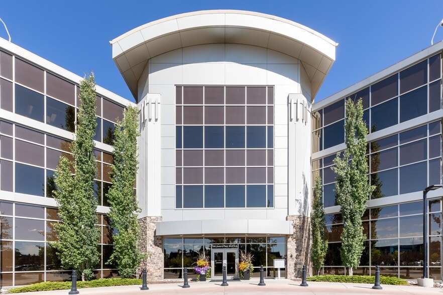 More Photos Of 160 Quarry Park Blvd SE, Calgary Coworking Space