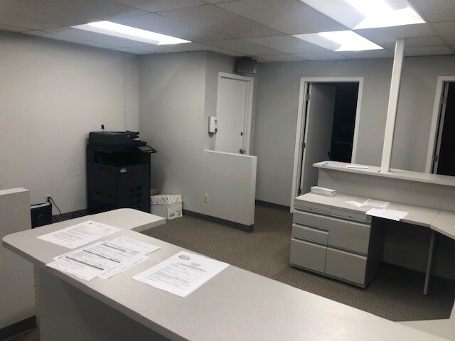 More Photos Of 320 N 5th St, Saint Charles Office For Sale