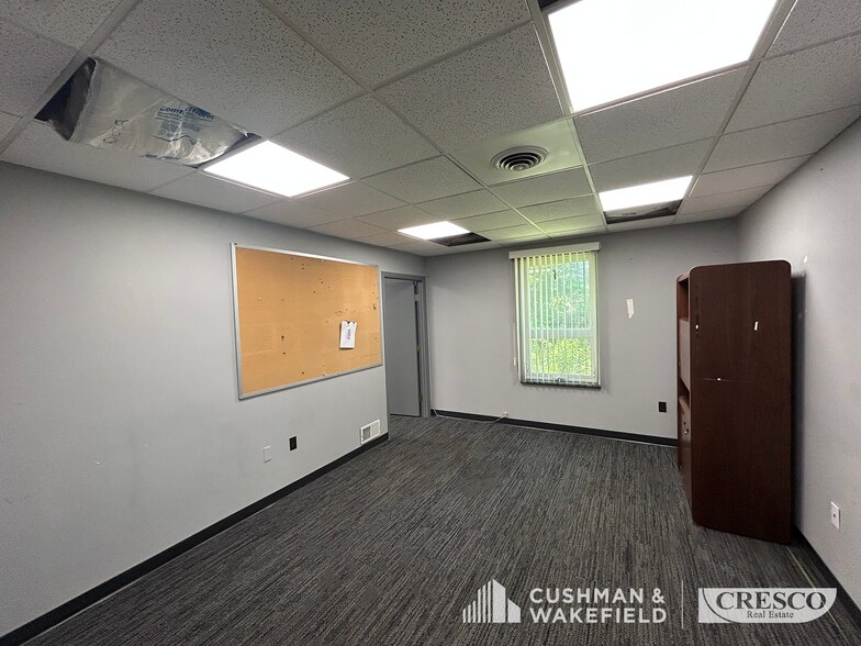 More Photos Of 1943 Midway Dr, Twinsburg Manufacturing For Lease
