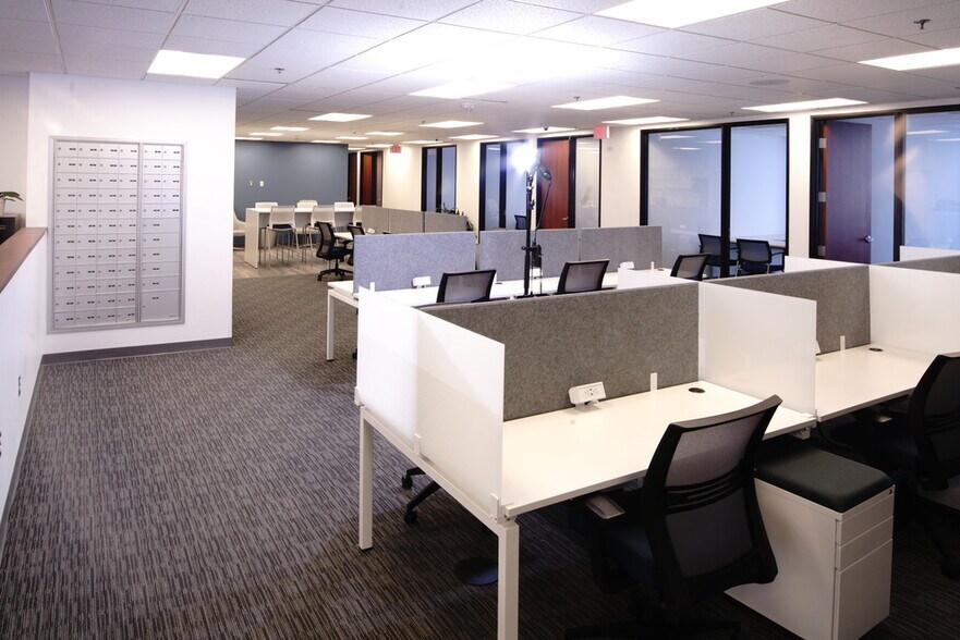 More Photos Of 755 W Big Beaver Rd, Troy Coworking Space