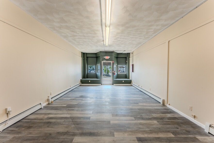 More Photos Of 492-494 Warren Ave, East Providence Storefront Retail Office For Sale