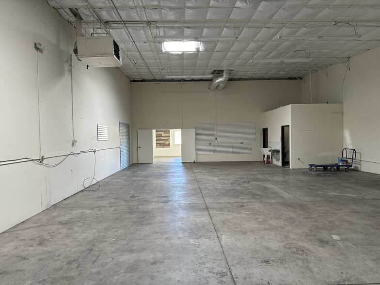 More Photos Of 872 Cottonwood Ln, Fernley Flex For Lease