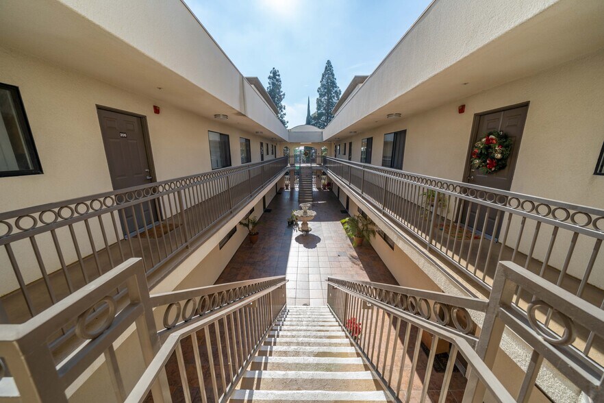 More Photos Of 17115 Chatsworth St, Granada Hills Apartments For Sale