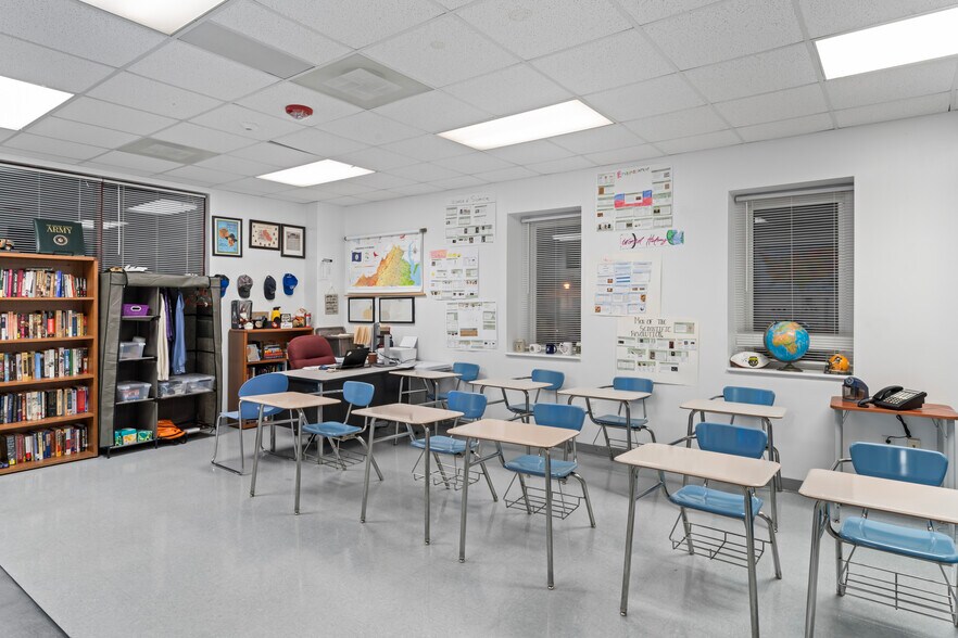 More Photos Of 216 S Peyton St, Alexandria Schools For Sale