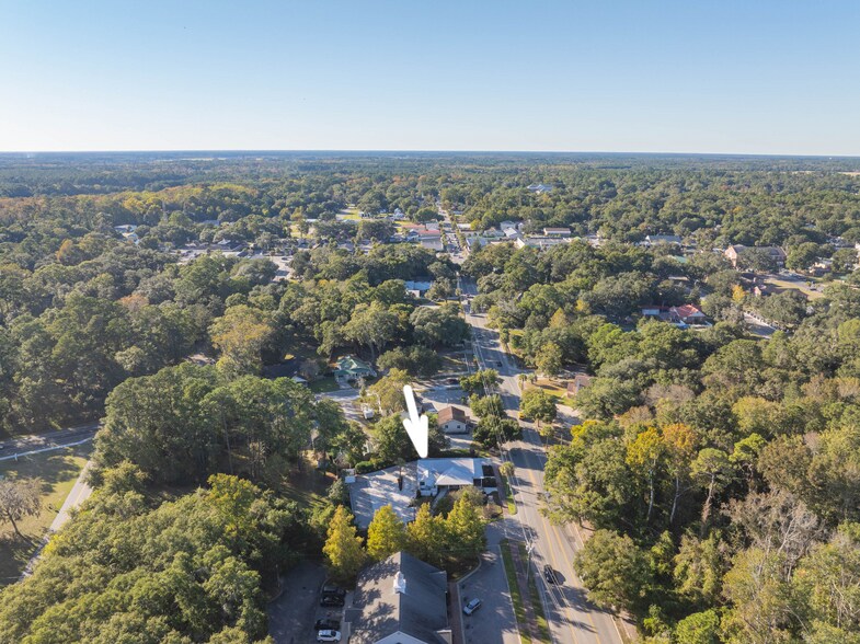 More Photos Of 8026 E Main St, Ridgeland General Retail For Sale