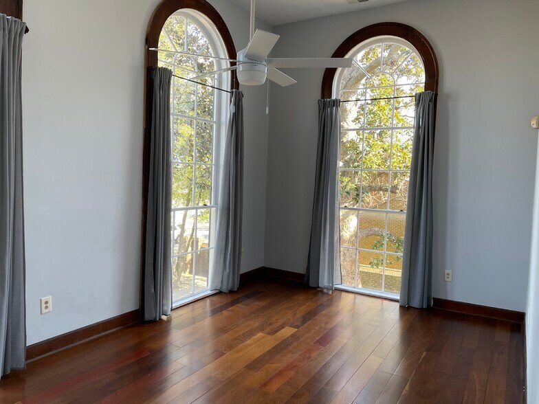 More Photos Of 635 E Bay St, Charleston Office Residential For Lease