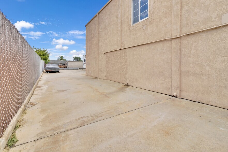More Photos Of 1338 D St, Ramona Office For Sale