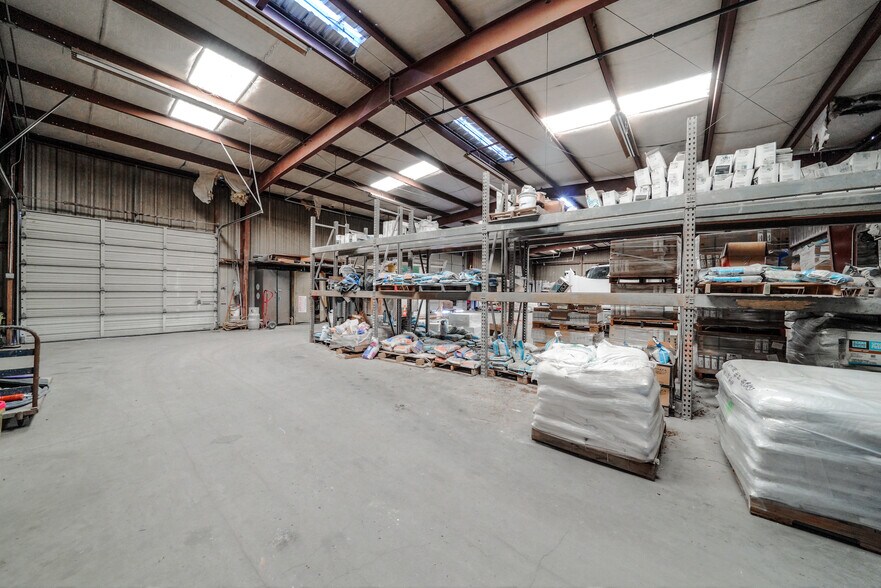 More Photos Of 6302 Saint Augustine St, Houston Manufacturing For Lease