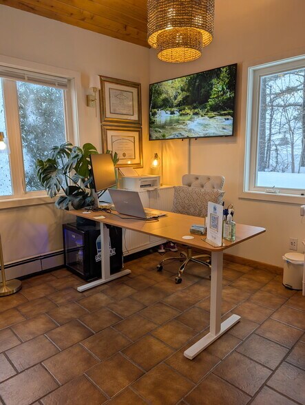 More Photos Of 11 Garden Rd, Plaistow Medical For Lease