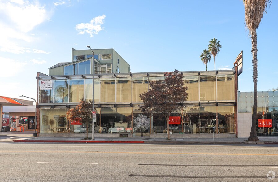 More Photos Of 15422 Ventura Blvd, Sherman Oaks Loft Creative Space For Lease