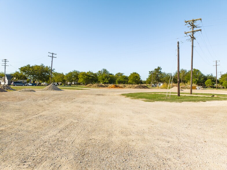 More Photos Of 200 S Wall St, Itasca Warehouse For Sale