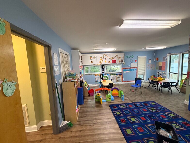More Photos Of 736 Saluda Lake Rd, Greenville Daycare Center For Sale