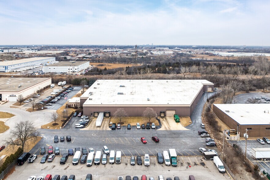 More Photos Of 1133 N Ridge Ave, Lombard Manufacturing For Sale