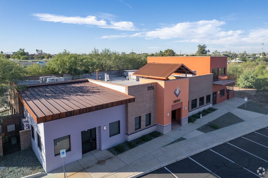 More Photos Of 3945 E Paradise Falls Dr, Tucson Office For Lease