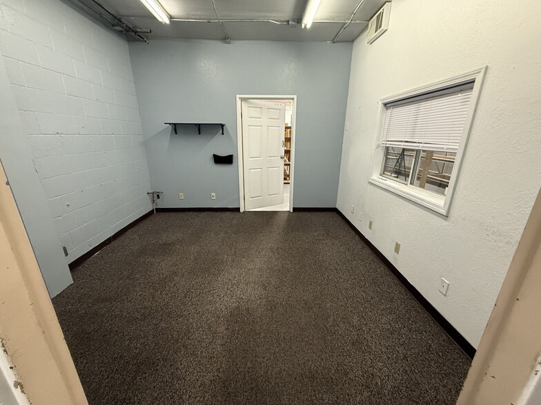 More Photos Of 50 Snider Way, Sparks Light Distribution For Lease