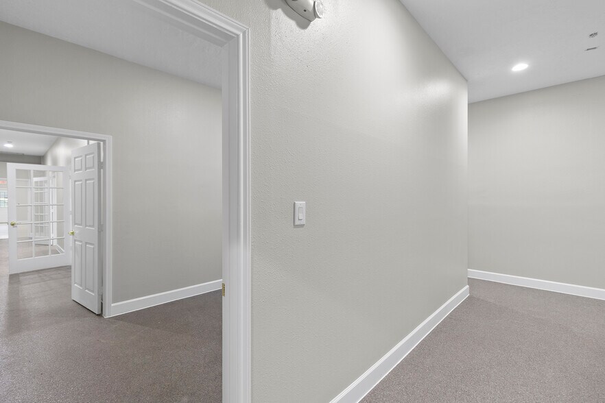 More Photos Of 7407 Fm-1488, Magnolia Medical For Lease