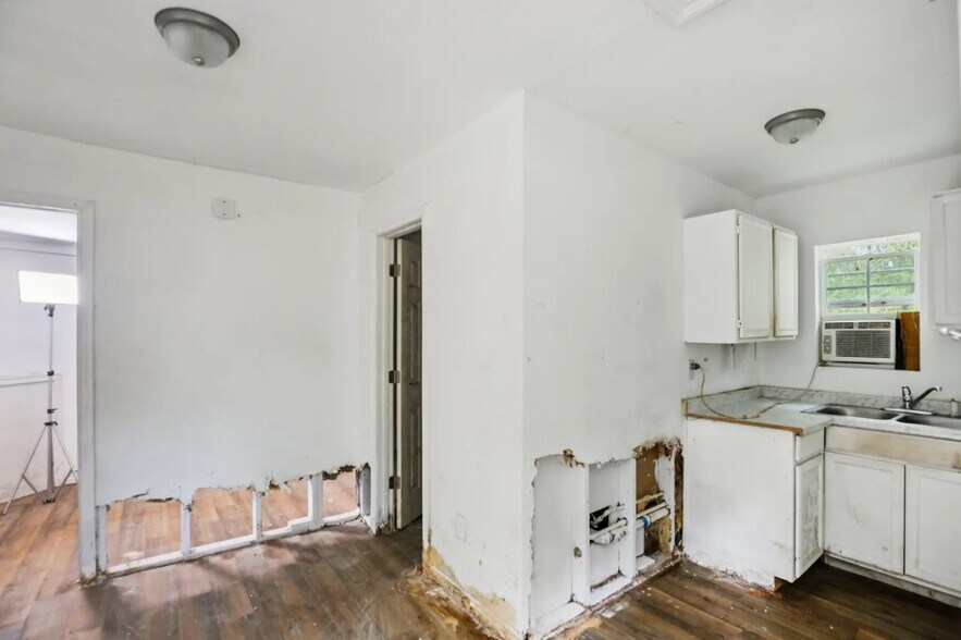 More Photos Of 242 Bishop, Livingston Apartments For Sale