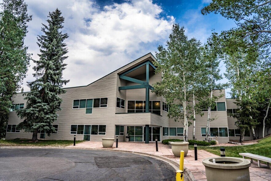 More Photos Of 433 Park Point Dr, Golden Office For Lease